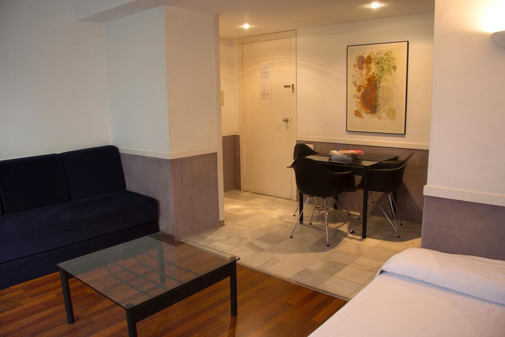 Apartamentos Descartes — Photos 3